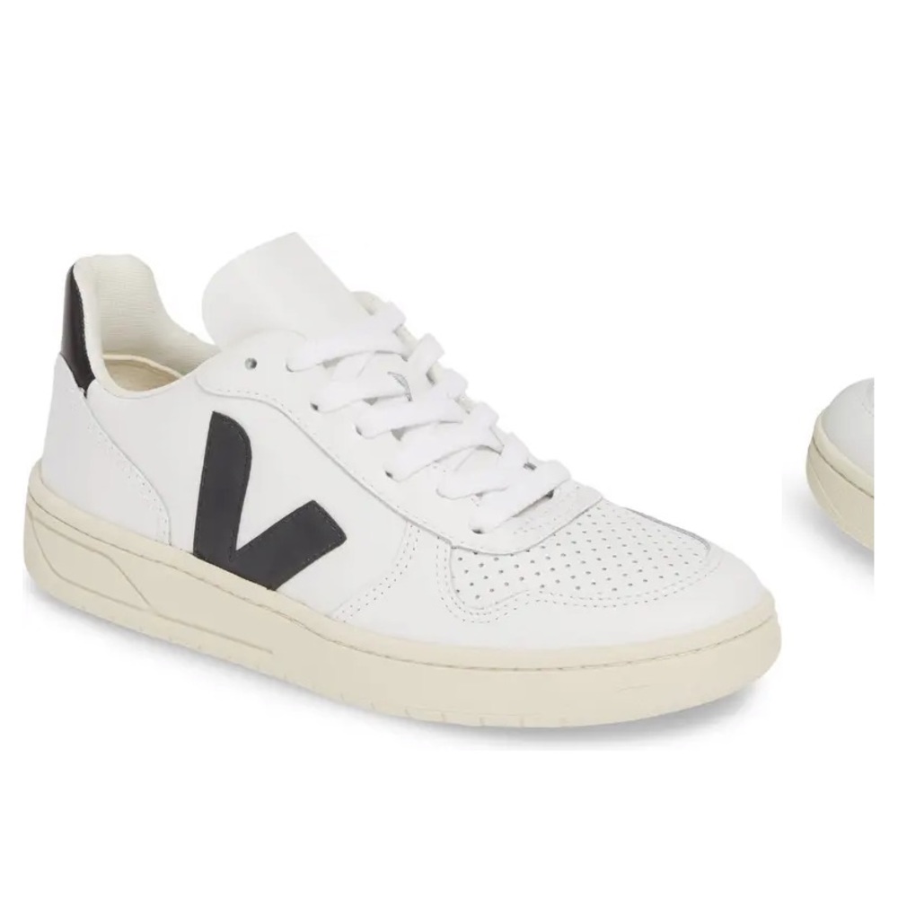Veja V-10 sneakers